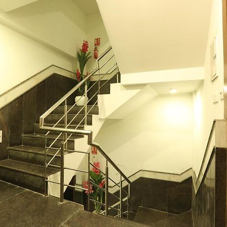 Hotel Qualia Suites At Delhi Airport Neu-Delhi Exterior foto