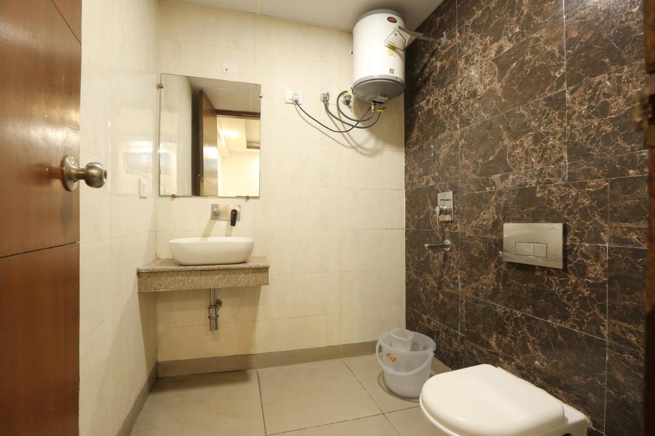 Hotel Qualia Suites At Delhi Airport Neu-Delhi Exterior foto