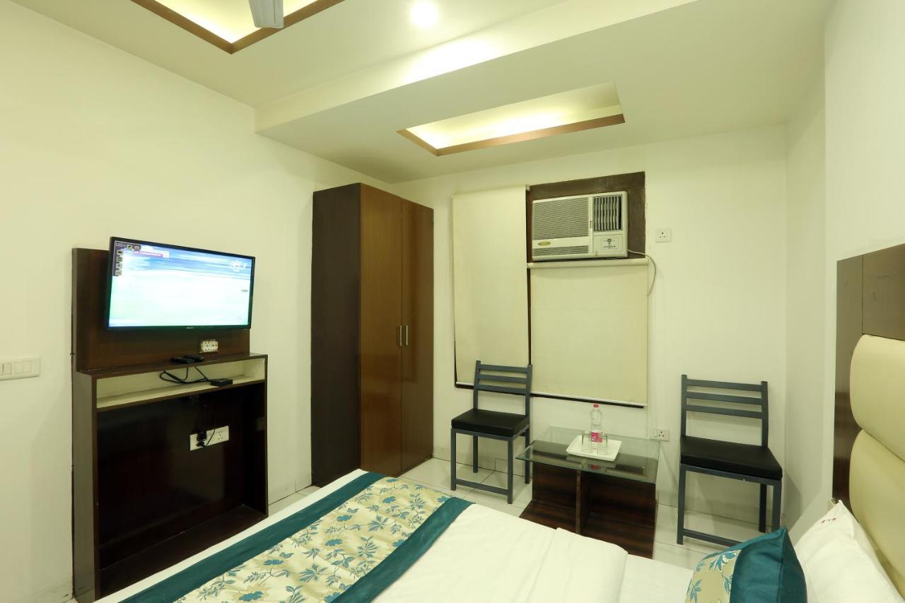 Hotel Qualia Suites At Delhi Airport Neu-Delhi Exterior foto