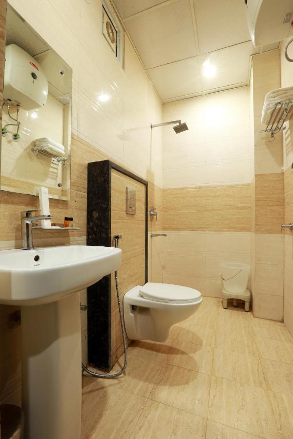 Hotel Qualia Suites At Delhi Airport Neu-Delhi Exterior foto