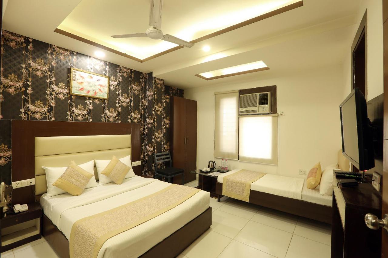 Hotel Qualia Suites At Delhi Airport Neu-Delhi Exterior foto